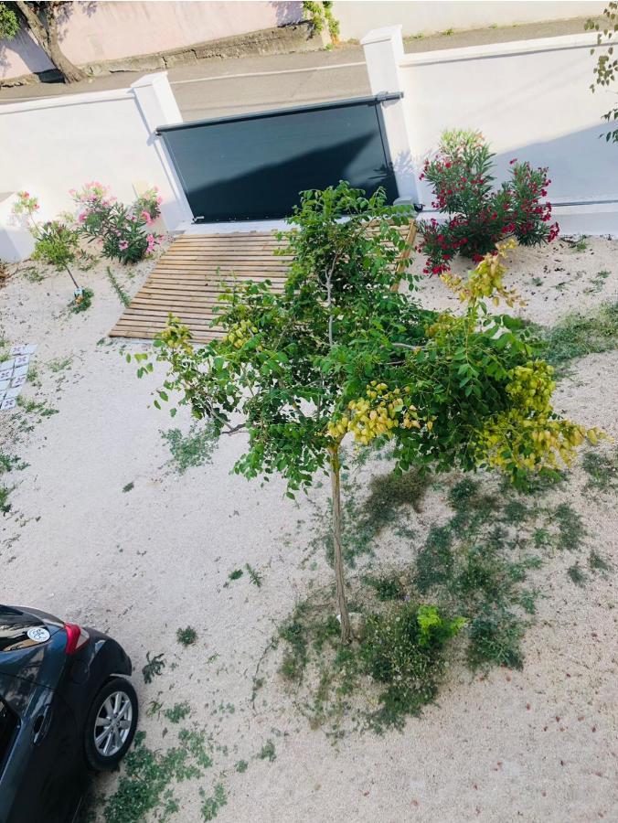 Appartement Proche Avignon Au Calme à Les Angles  Extérieur photo